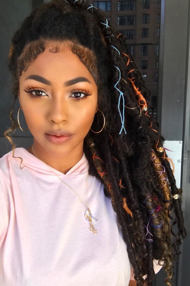 17 Screenshot-Worthy Hairstyles That Incorporate Accessories 
